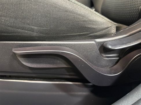 Used 2019 Mitsubishi Outlander ES image 13