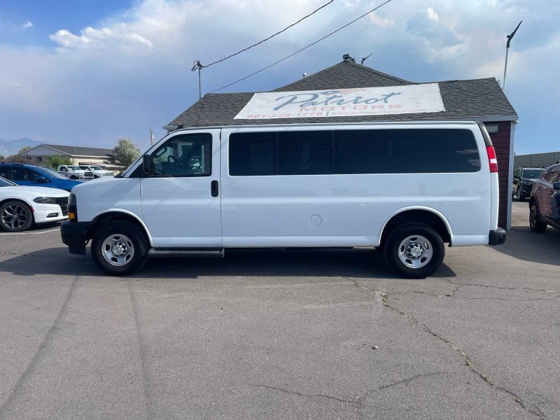 Used 2023 Chevrolet Express 3500 LS RWD image 3