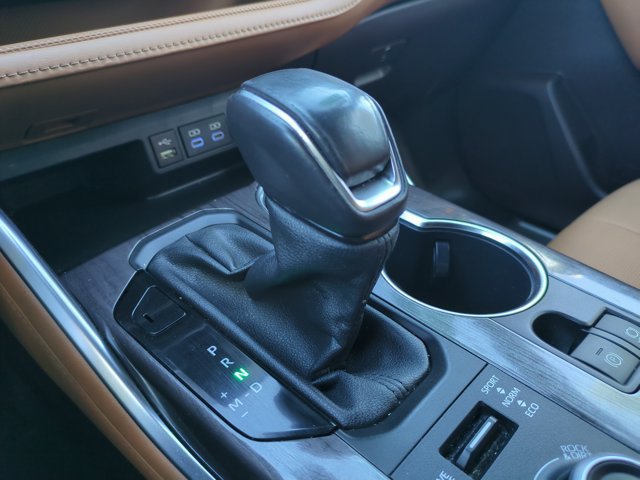 Used 2022 Toyota Highlander Platinum AWD/4WD image 23