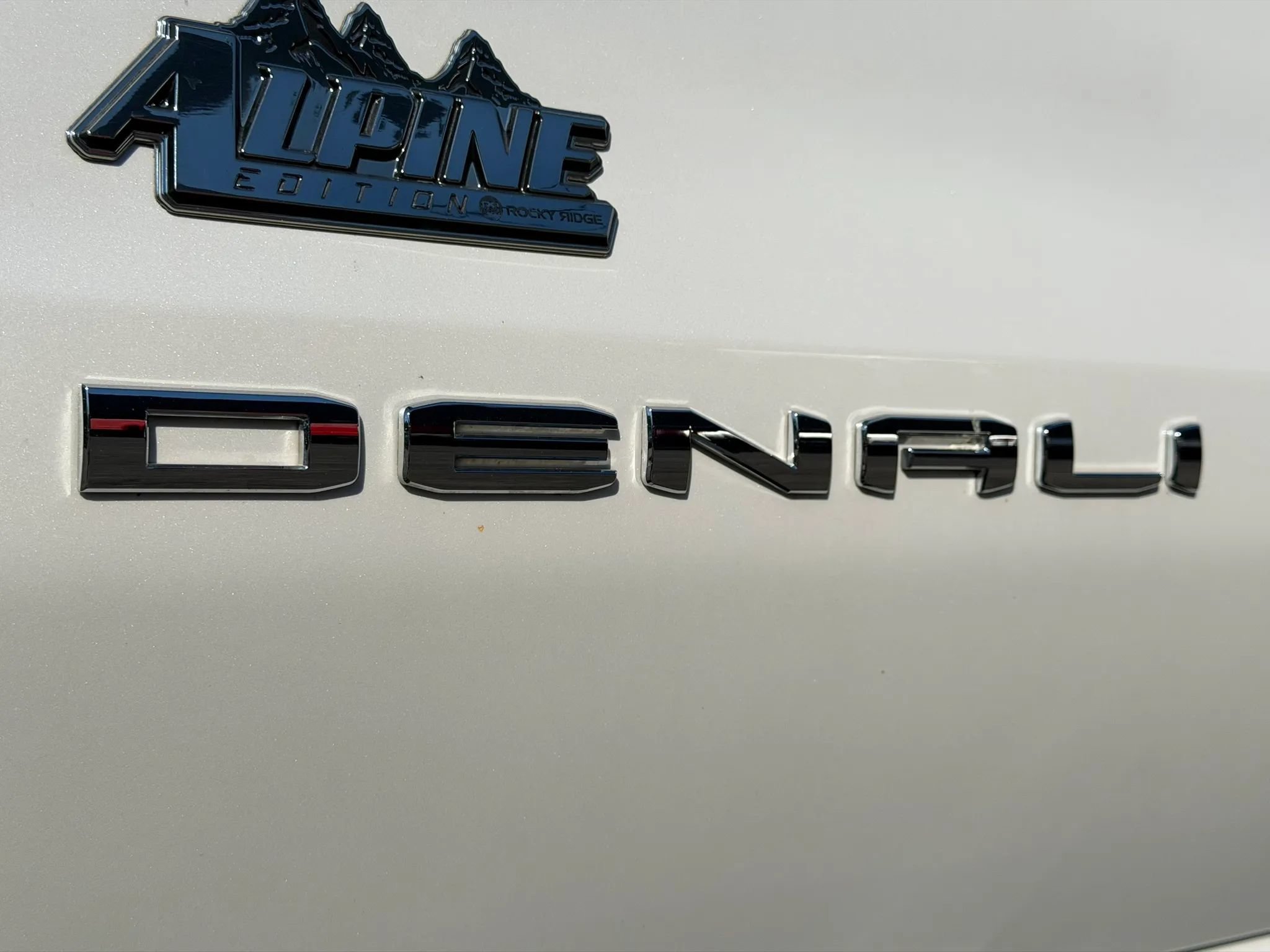 Used 2019 GMC Sierra 1500 Denali w/ Technology Package AWD/4WD image 8
