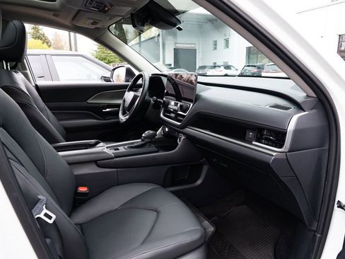 Used 2024 Toyota Grand Highlander AWD Hybrid image 27