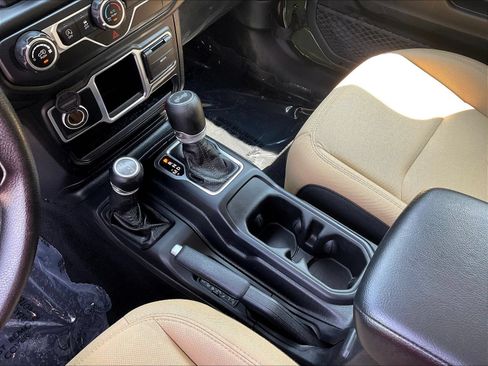 Used 2020 Jeep Wrangler Sport AWD/4WD image 20