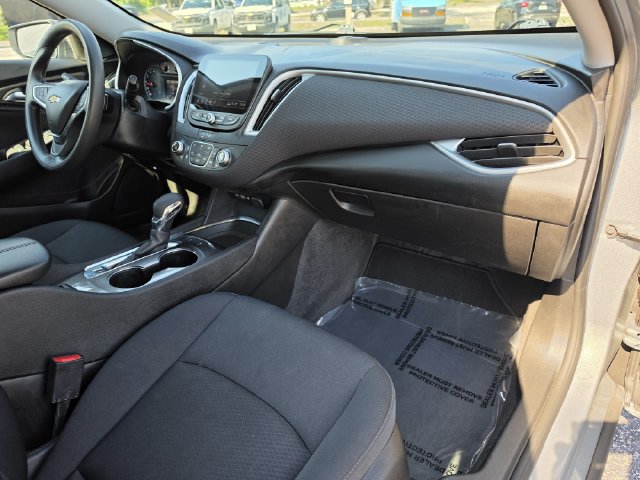 Used 2025 Chevrolet Malibu LT FWD image 14