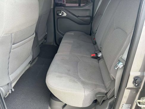Used 2017 Nissan Frontier SV w/ SV Value Truck Package AWD/4WD image 15