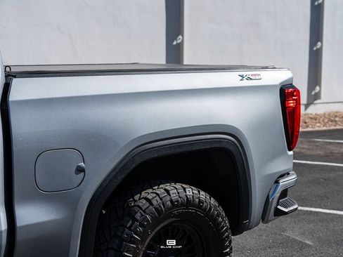 Used 2025 GMC Sierra 1500 SLE w/ X31 Off-Road Package AWD/4WD image 4