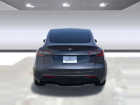 Used 2021 Tesla Model Y Long Range AWD/4WD image 8