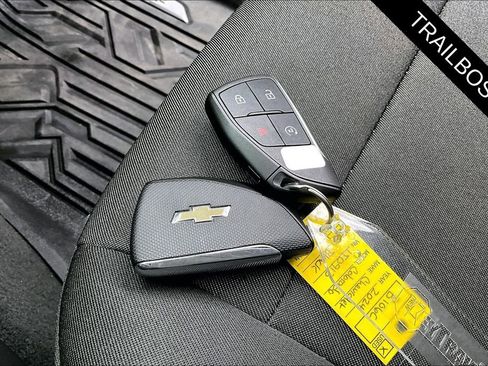 Used 2024 Chevrolet Colorado Trail Boss w/ LPO, Dark Essentials Package image 34