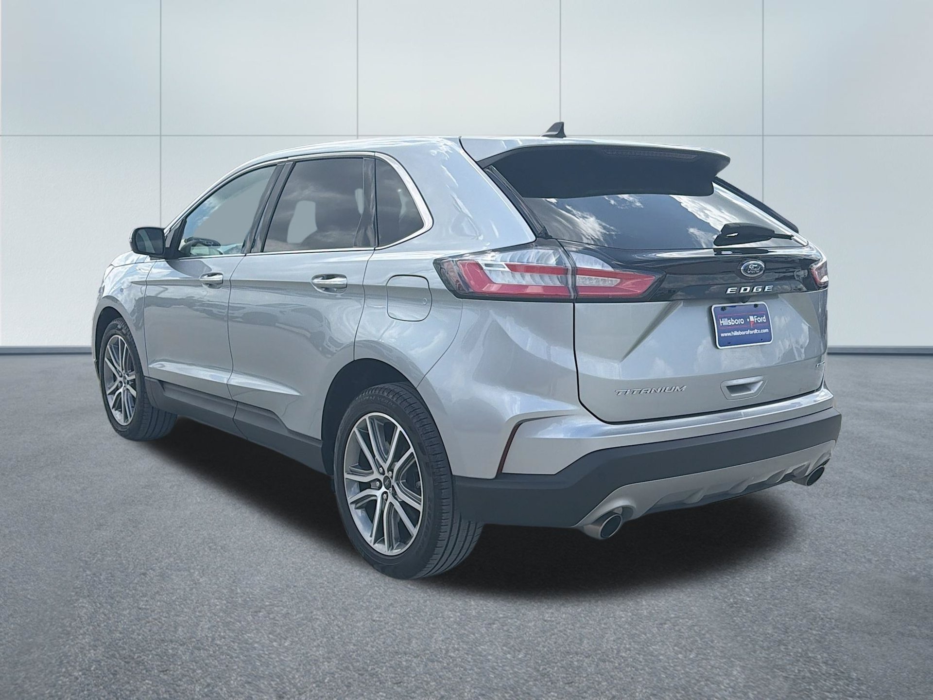Used 2024 Ford Edge Titanium w/ Equipment Group 301A AWD/4WD image 9