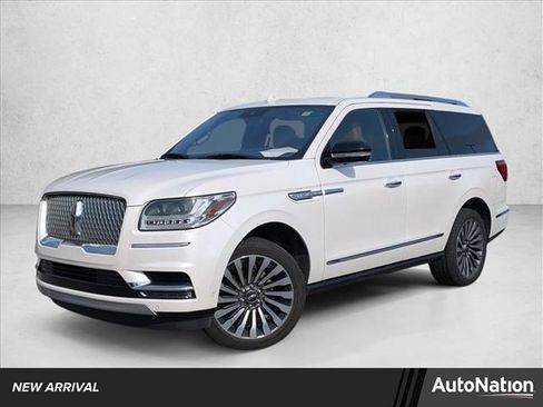 Used 2019 Lincoln Navigator Reserve image 1
