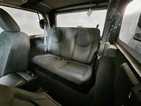 Used 2023 Jeep Wrangler Sport AWD/4WD image 13