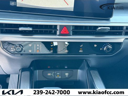 New 2026 Kia Sorento LX FWD image 32