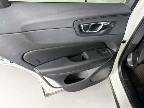 Used 2022 Volvo XC60 B5 Inscription w/ Advanced Package FWD image 27