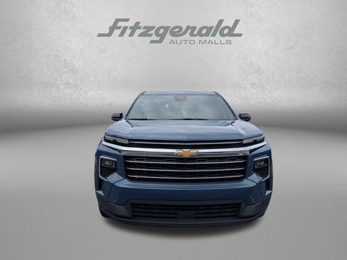 Used 2026 Chevrolet Traverse LT AWD/4WD image 2