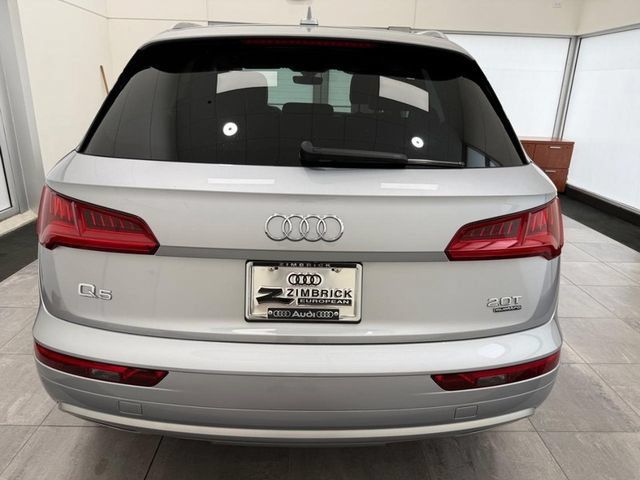 Used 2018 Audi Q5 2.0T Premium w/ Convenience Package AWD/4WD image 3