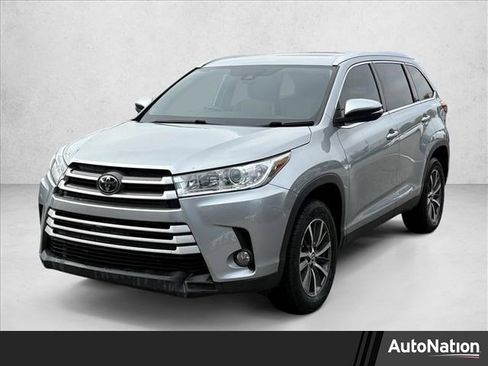 Used 2019 Toyota Highlander XLE image 1