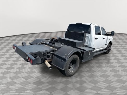 Used 2022 RAM 3500 Tradesman RWD image 11