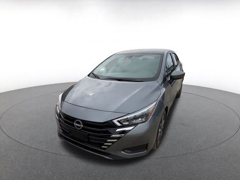 Used 2025 Nissan Versa SV image 7