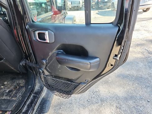 Certified 2018 Jeep Wrangler Unlimited Sport image 24