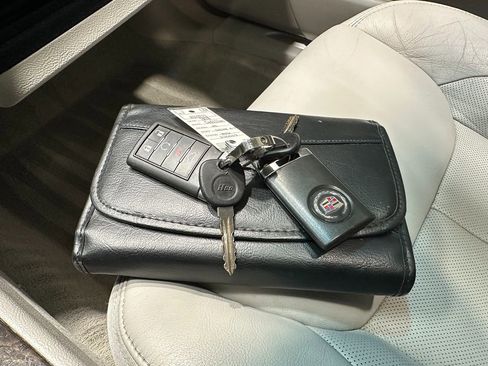 Used 2010 Cadillac DTS Luxury image 39