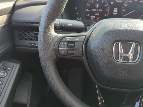 Certified 2025 Honda Accord LX image 25