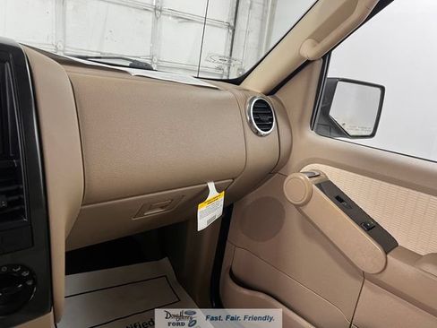 Used 2009 Ford Explorer XLT RWD image 41