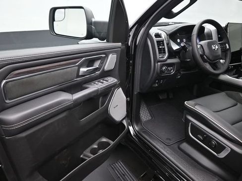 Used 2025 RAM 1500 Laramie w/ Night Edition AWD/4WD image 7