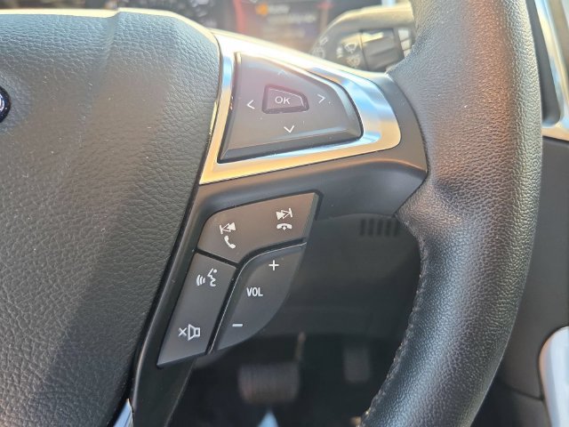 Used 2019 Ford Edge Titanium FWD image 14