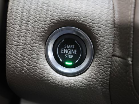 Used 2021 GMC Yukon XL Denali image 25