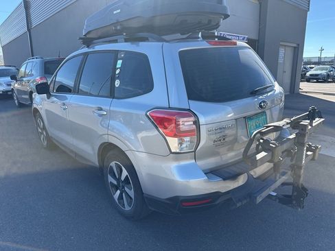 Used 2018 Subaru Forester 2.5i w/ Alloy Wheel Package image 9