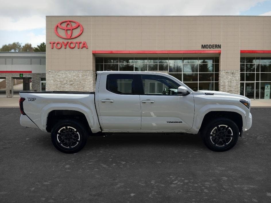 Certified 2026 Toyota Tacoma TRD Sport AWD/4WD image 6