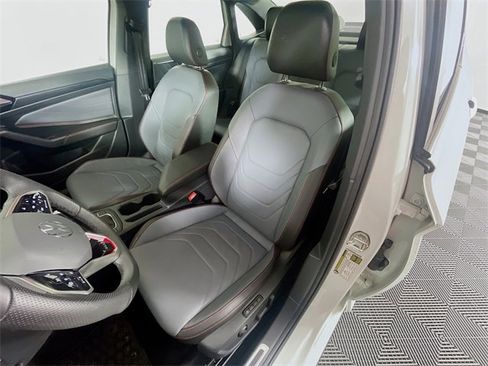 Used 2025 Volkswagen Jetta GLI Autobahn image 21