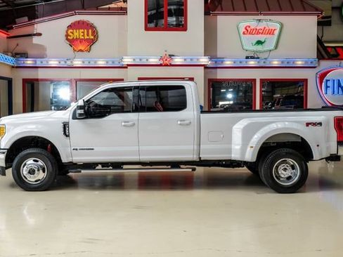 Used 2017 Ford F350 Lariat w/ Lariat Value Package AWD/4WD image 12