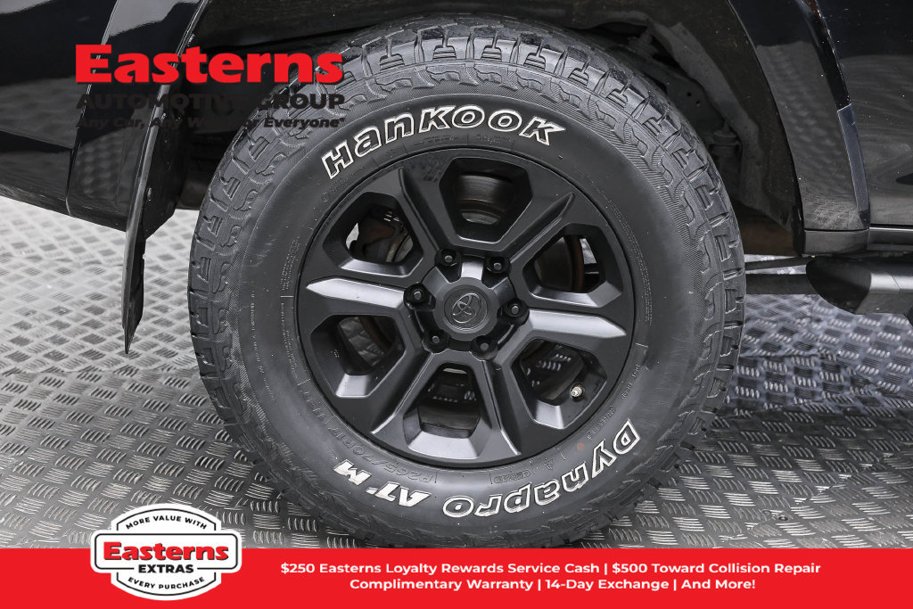 Used 2014 Toyota 4Runner SR5 AWD/4WD image 31