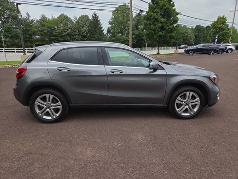Used 2018 Mercedes-Benz GLA 250 4MATIC image 2