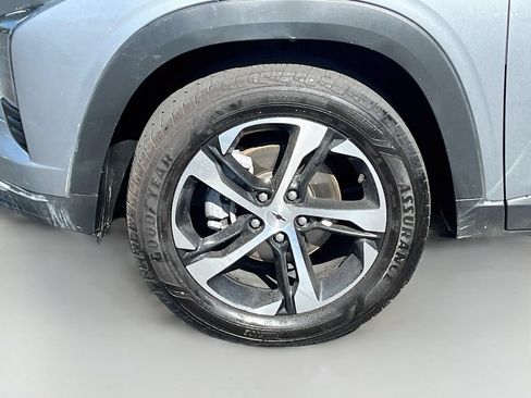Used 2025 Chevrolet Trax RS w/ Driver Confidence Package FWD image 29