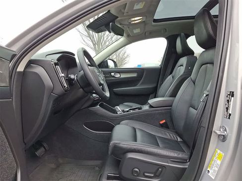 Used 2023 Volvo XC40 B5 Ultimate w/ Protection Package Premier image 11