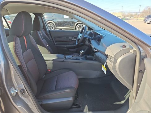 New 2026 Nissan Sentra SR w/ Floor Mat Package image 15