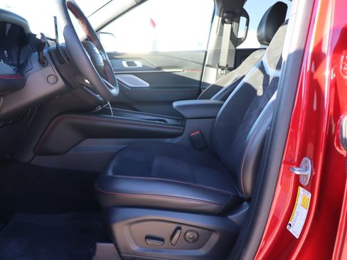 Used 2025 Ford Explorer ST image 9