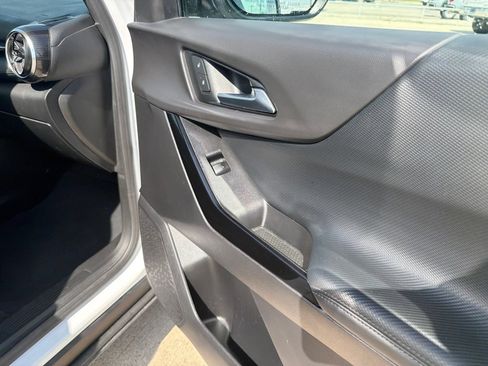 Used 2025 Chevrolet Equinox LT AWD/4WD image 9