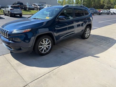 Used 2018 Jeep Cherokee Limited FWD image 1