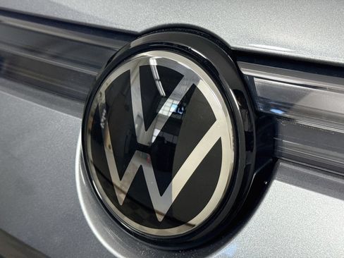 Certified 2025 Volkswagen Tiguan SE AWD/4WD image 27