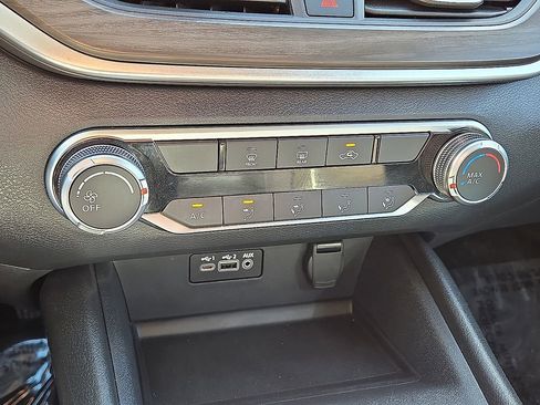 Used 2025 Nissan Altima 2.5 SV image 29