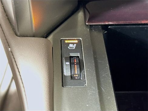 Used 2017 Lexus GX 460 image 19