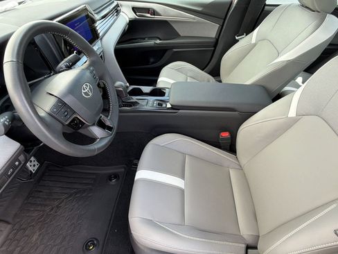 Used 2026 Toyota Camry SE FWD image 27
