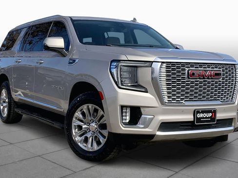 Used 2022 GMC Yukon XL Denali image 2