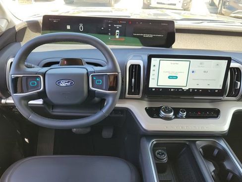 Certified 2025 Ford Expedition Max Active AWD/4WD image 10