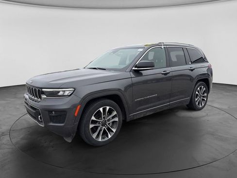 Used 2023 Jeep Grand Cherokee Overland AWD/4WD image 6