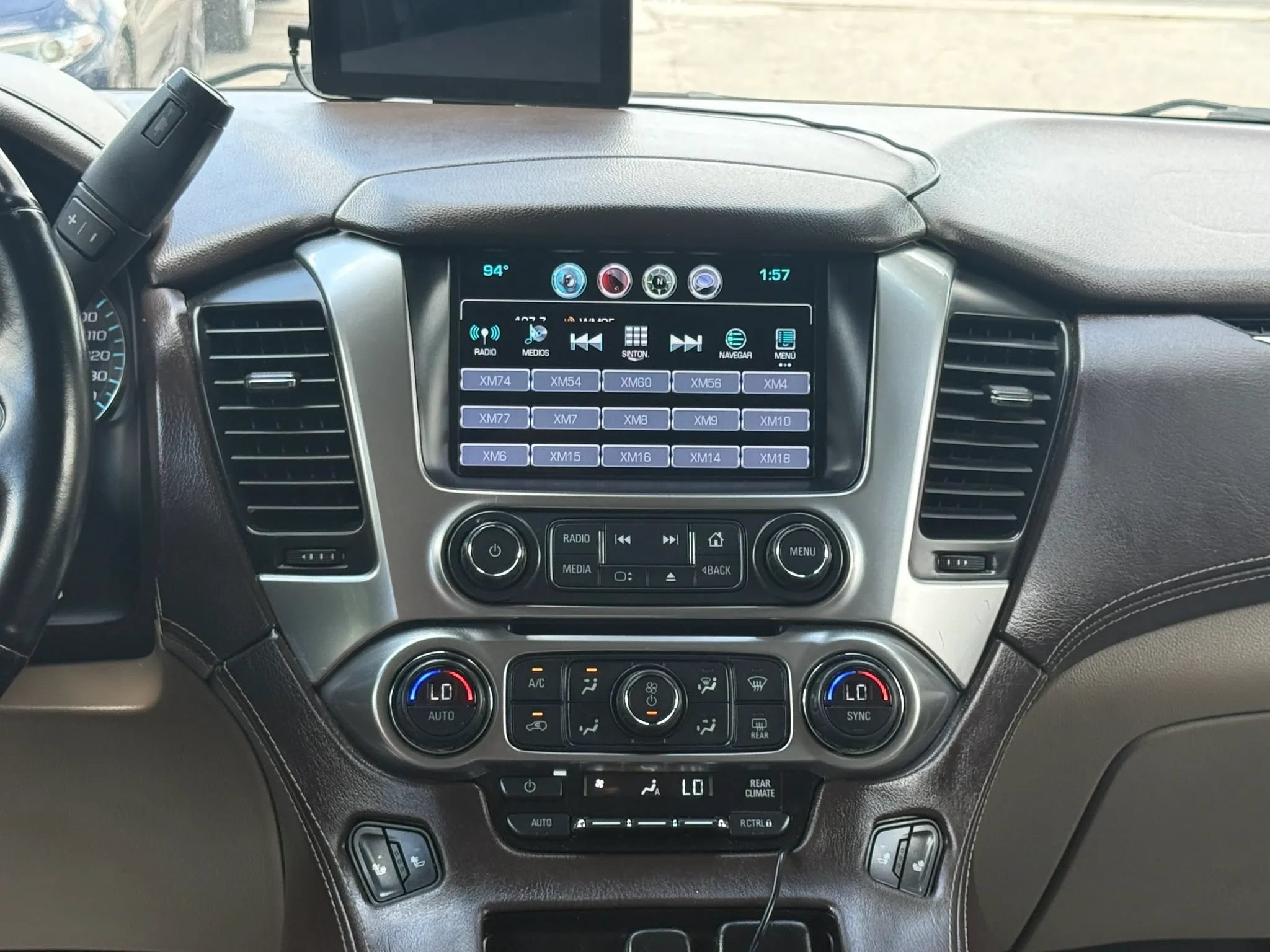 Used 2016 Chevrolet Suburban LT RWD image 9