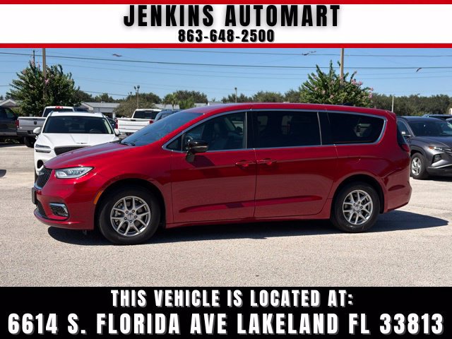 Used 2025 Chrysler Pacifica Select FWD 360° Tour