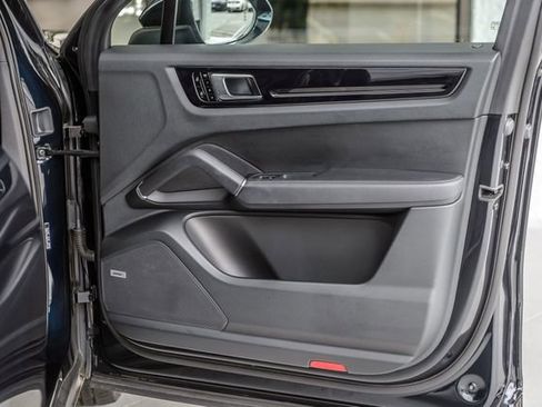 Used 2019 Porsche Cayenne image 54